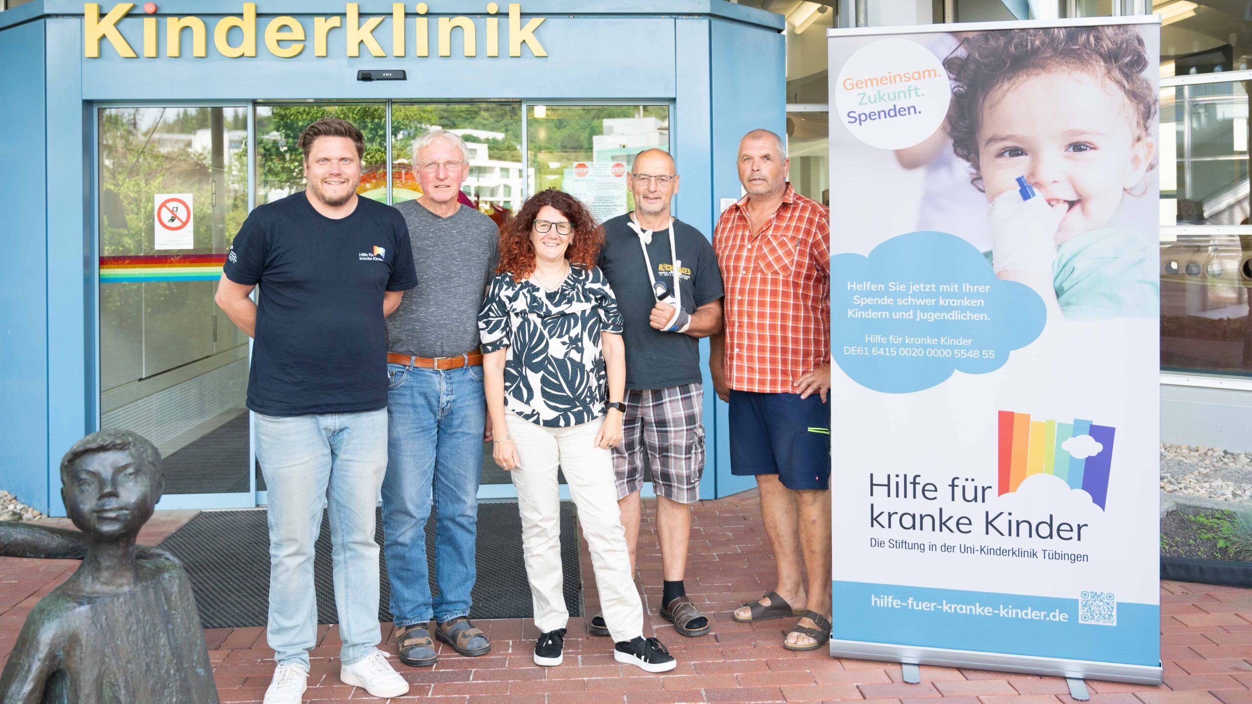 Spendenübergabe Hilfe für kranke Kinder